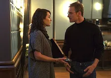 Joanna Hoffman (Kate Winslet) with Steve Jobs